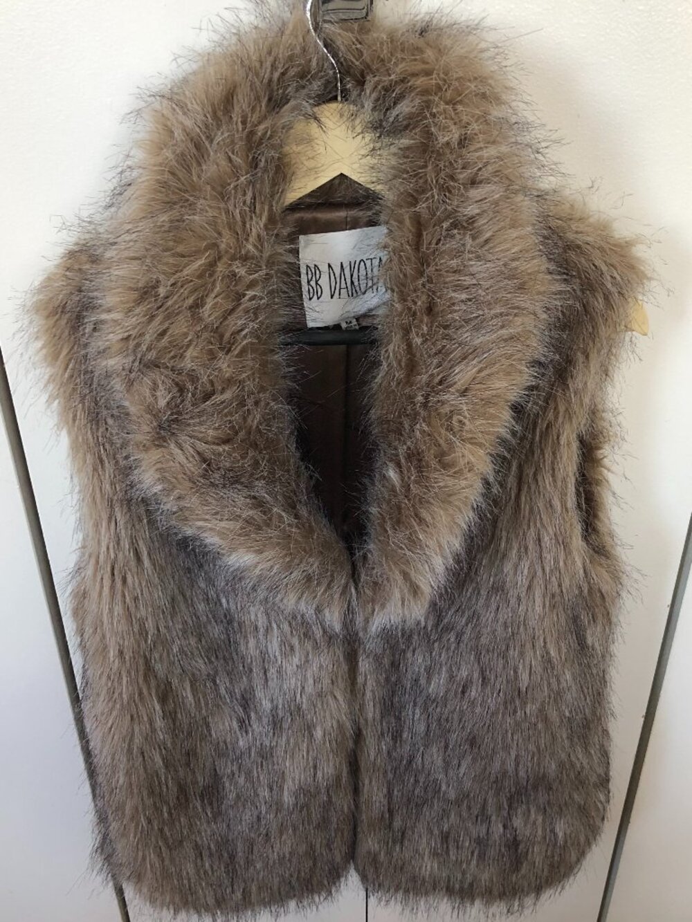 BB Dakota - Grey Tan Brown Animal Cozy Faux Fur Vest Pockets Satin Line - Size M